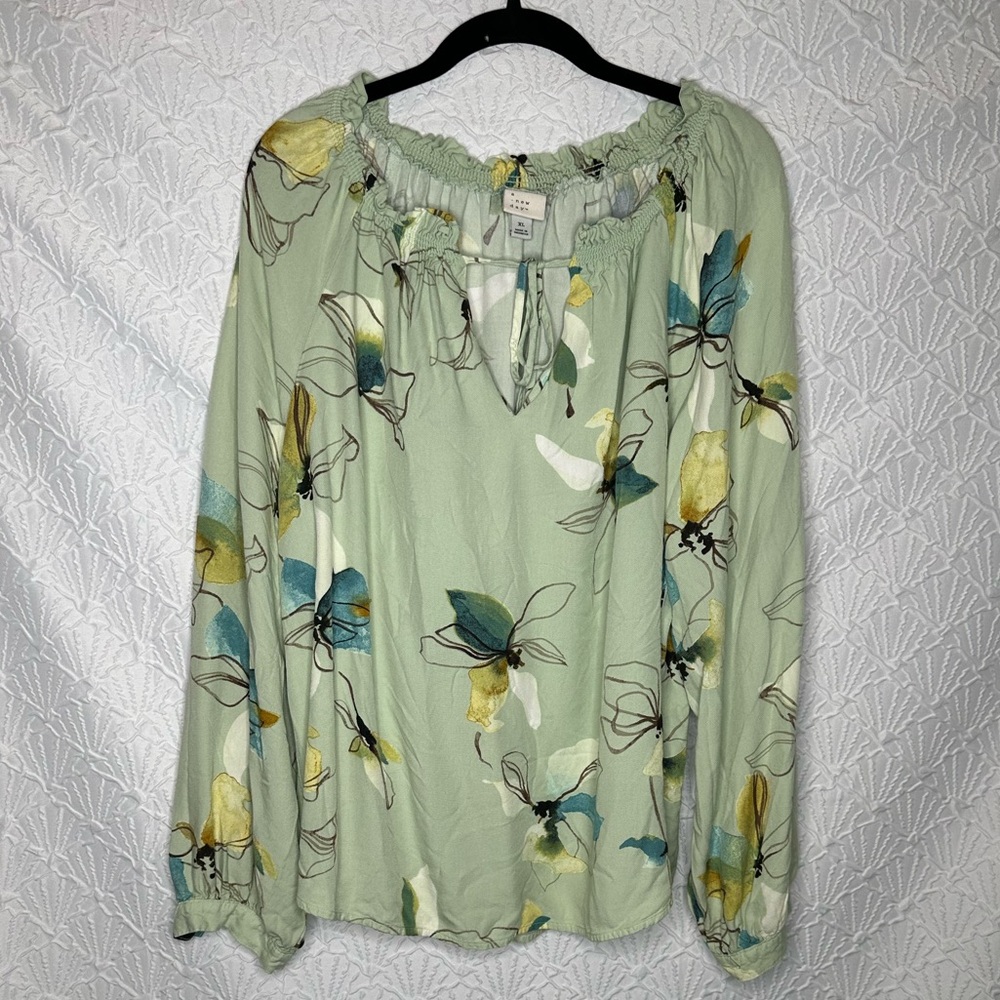 a new day Floral Blouse - Light Green Peasant Top Bishop Sleeves - Picture 2 of 7